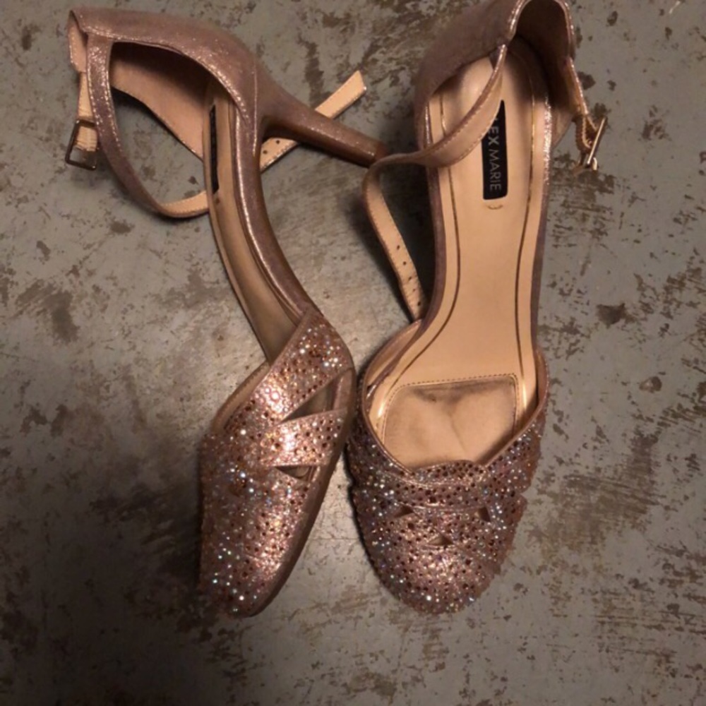 Comfy small heel